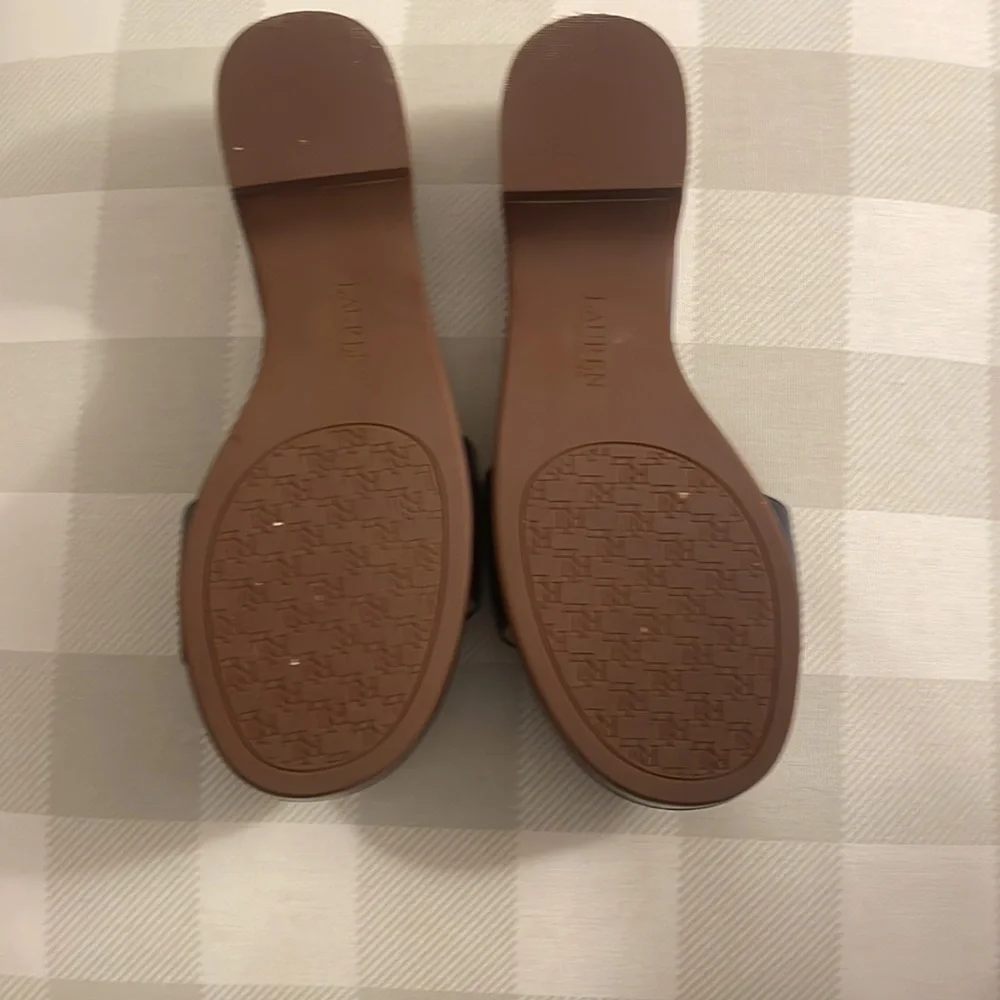 Ralph Lauren worn once. Size 7.5 - Picture 4 of 4